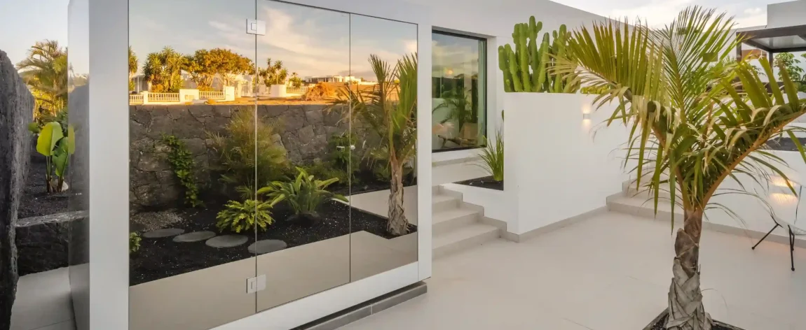 ALU Steam room in white and mirror design
