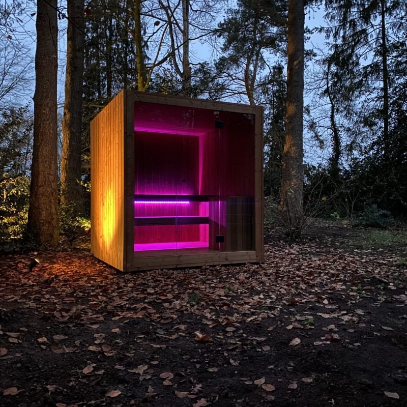 Luxe Buitensauna van Hout: Strak Design voor Tuin Ontspanning